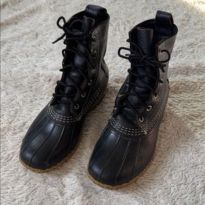 L.L.Bean Women's Bean Boots in a black and gum color combination size 6